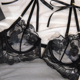 Body transparente de malla con bordado de encaje y cuello en V