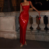 Vestido sin espalda con cuello cuadrado y tirantes de lentejuelas